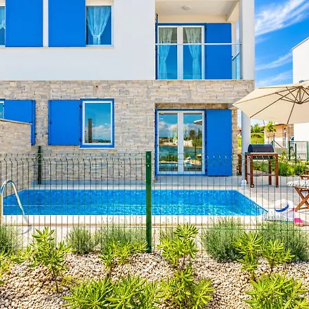Miri Cherry Villa